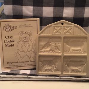 Pampered Chef Farm Yard Cookie Mold